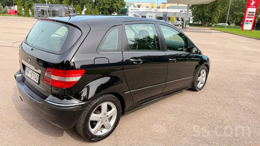Mercedes-Benz B180 2005 photo 2