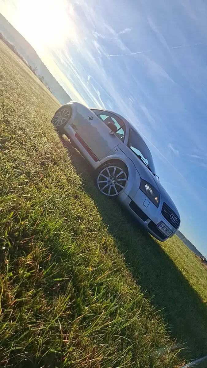 Audi Tt 1999 photo 2