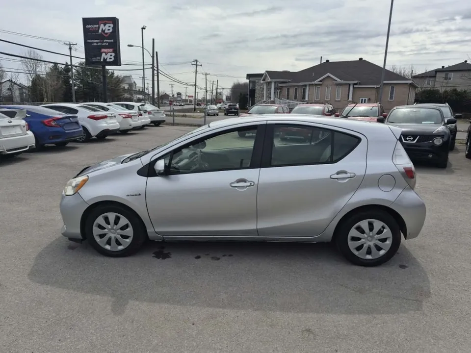 Toyota Prius C 2013 photo 4
