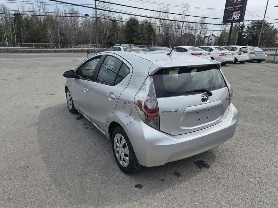 Toyota Prius C 2013 photo 5
