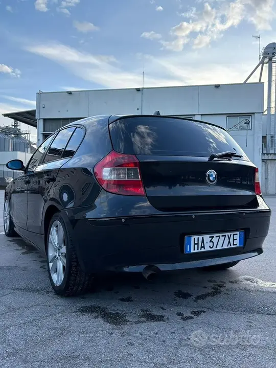 BMW 118D 2006 photo 2