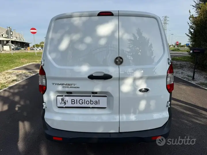 Ford Transit Courier 2019 photo 5