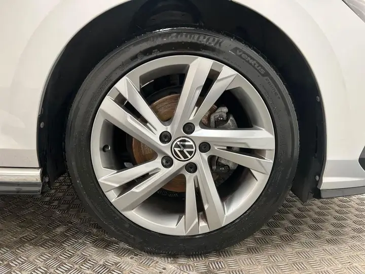 Volkswagen Golf 2023 photo 5