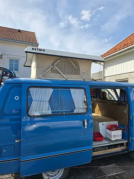 Toyota Hiace 1978 photo 2