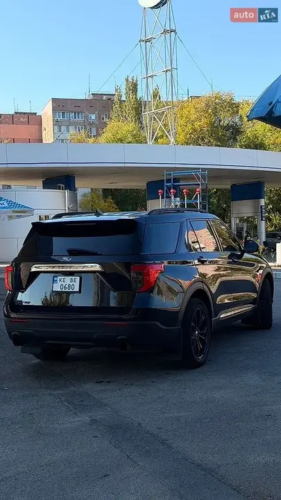 Ford Explorer 2021 photo 3
