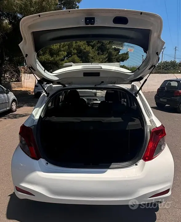 Toyota Yaris 2011 photo 5