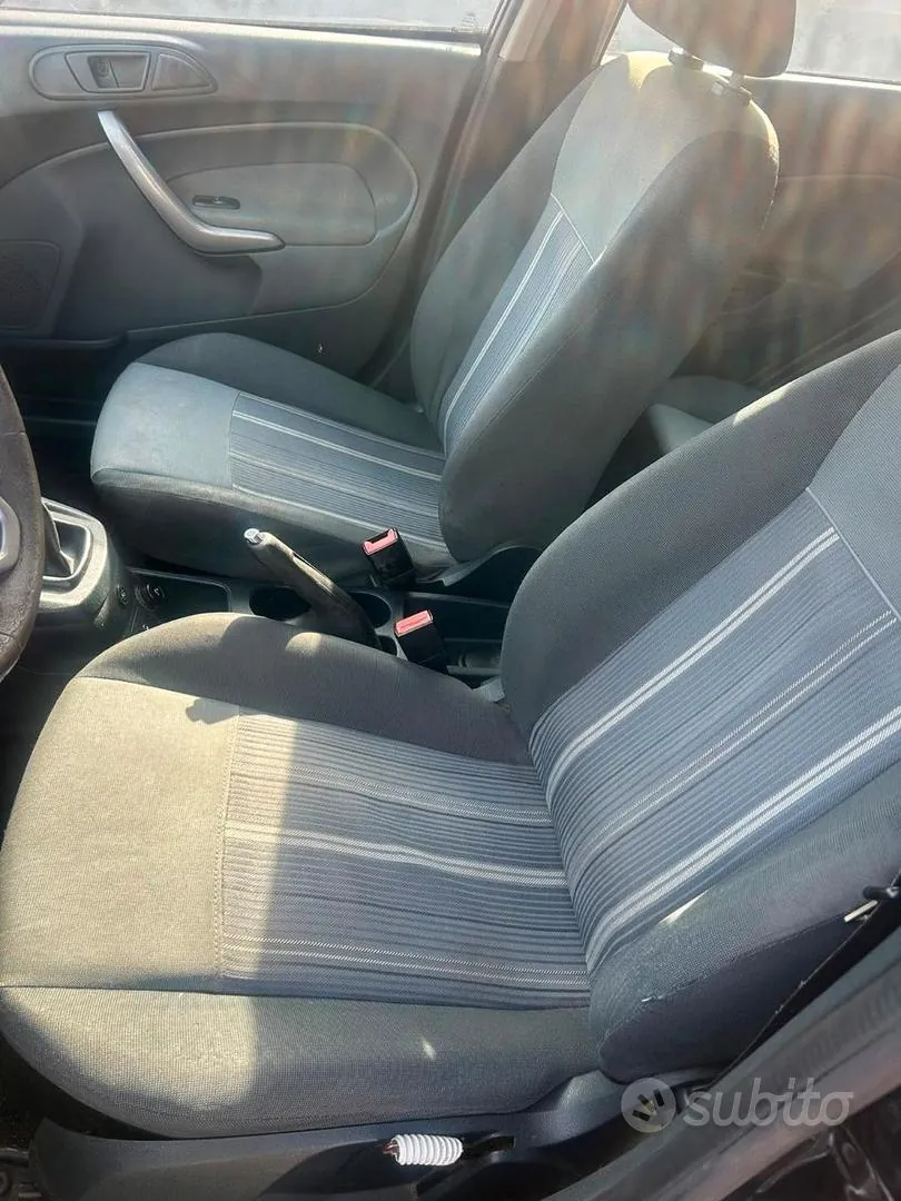 Ford Fiesta 2009 photo 4