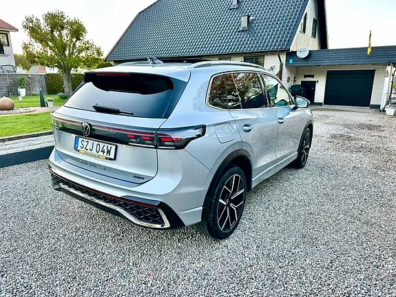 Volkswagen Tiguan 2024 photo 2