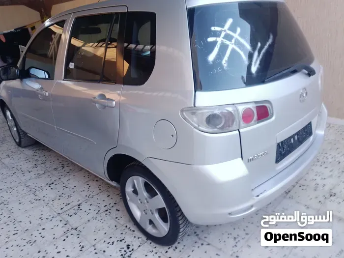 Mazda 2 2007 photo 3