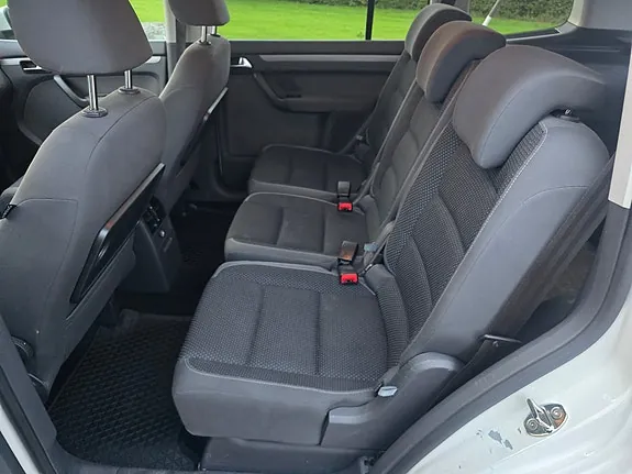 Volkswagen Touran 2011 photo 4