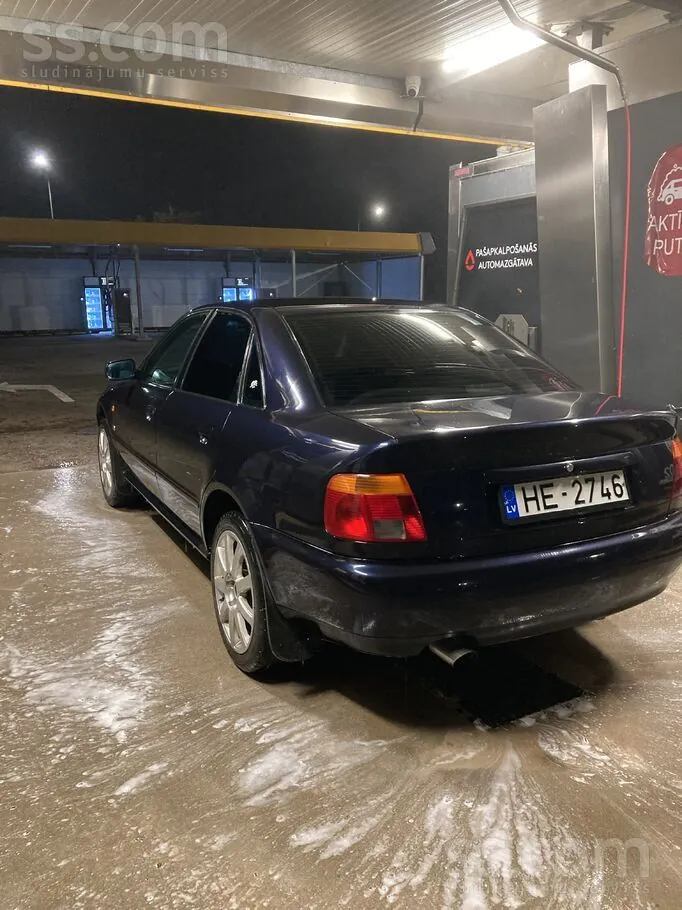 Audi A4 1996 photo 4