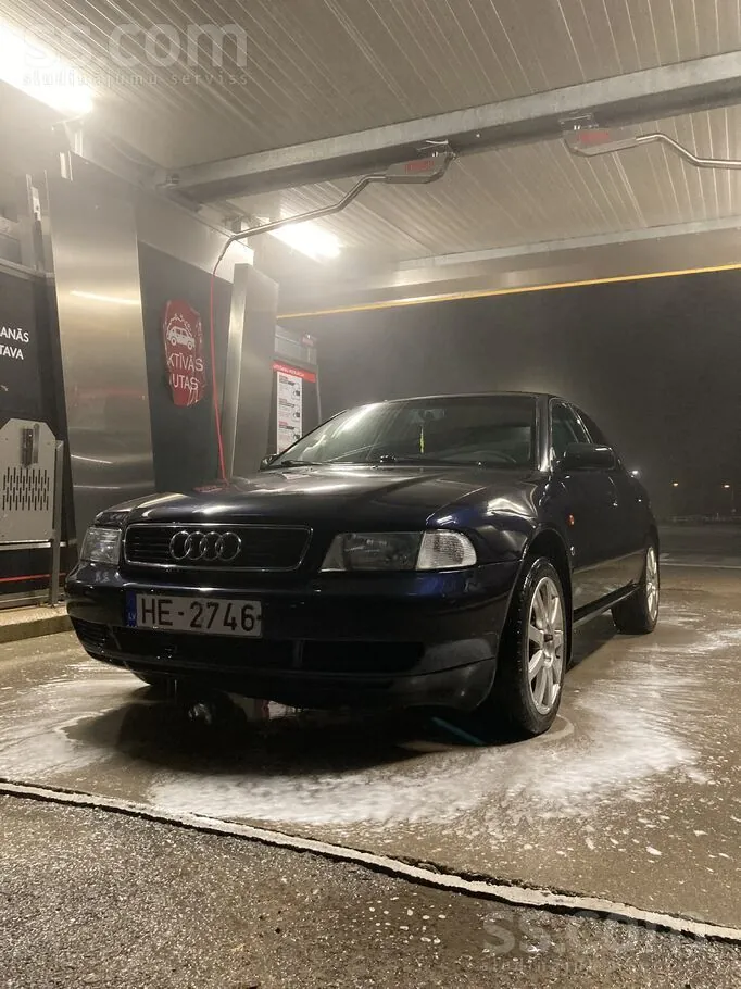 Audi A4 1996 photo 2