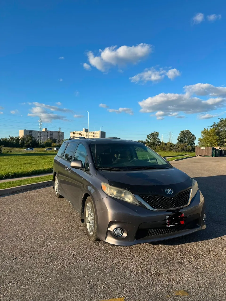 Toyota Sienna 2011 photo 2