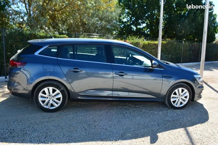 Renault Megane 2022 photo 5