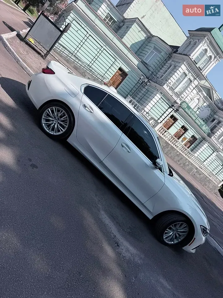 BMW 3 Series 2019 photo 3