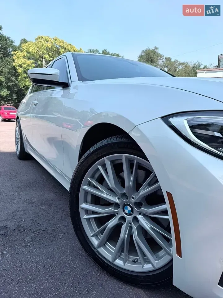 BMW 3 Series 2019 photo 5