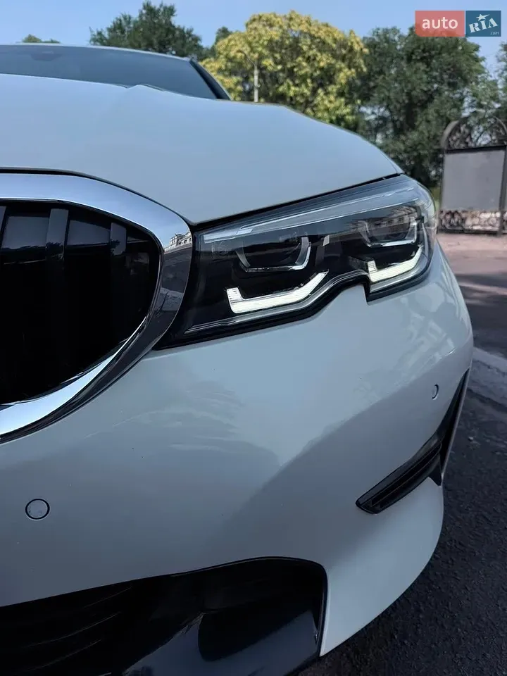 BMW 3 Series 2019 photo 4