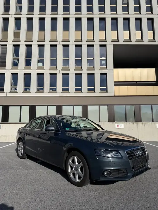 Audi A4 2008 photo 2