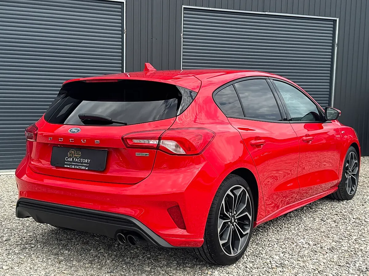 Ford Focus 2018 photo 2