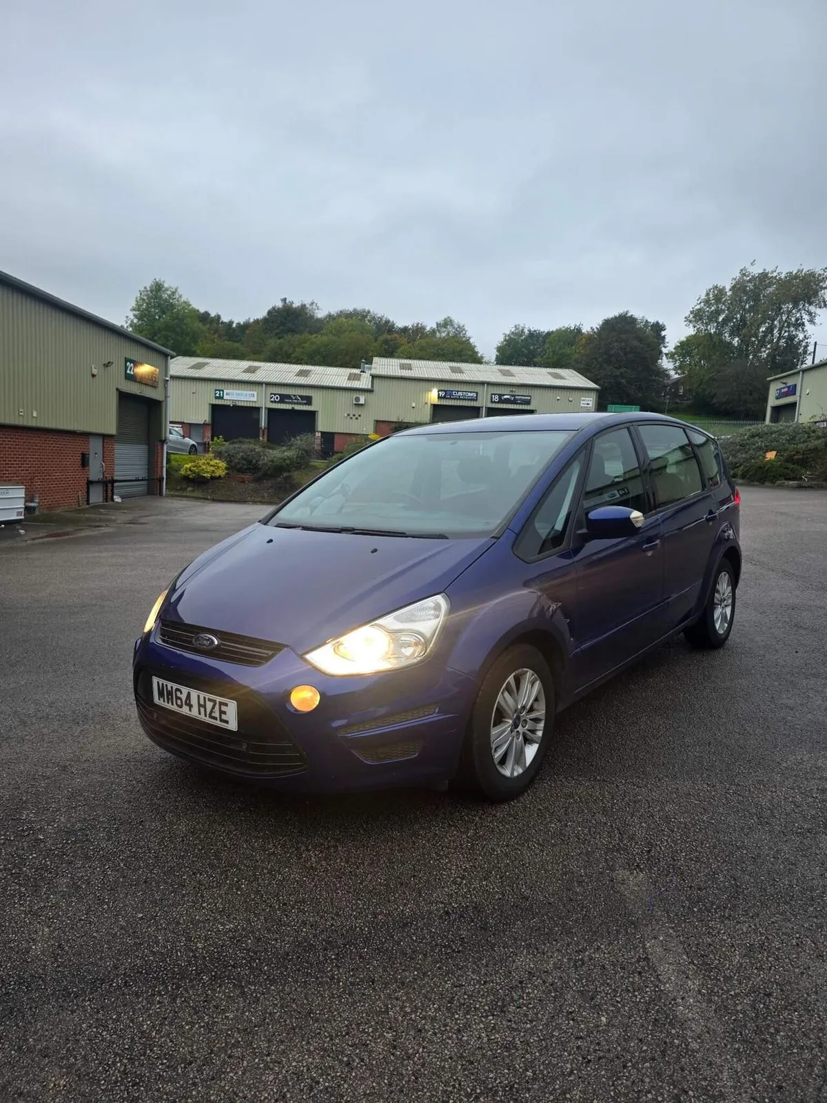 Ford S-Max 2014 photo 2
