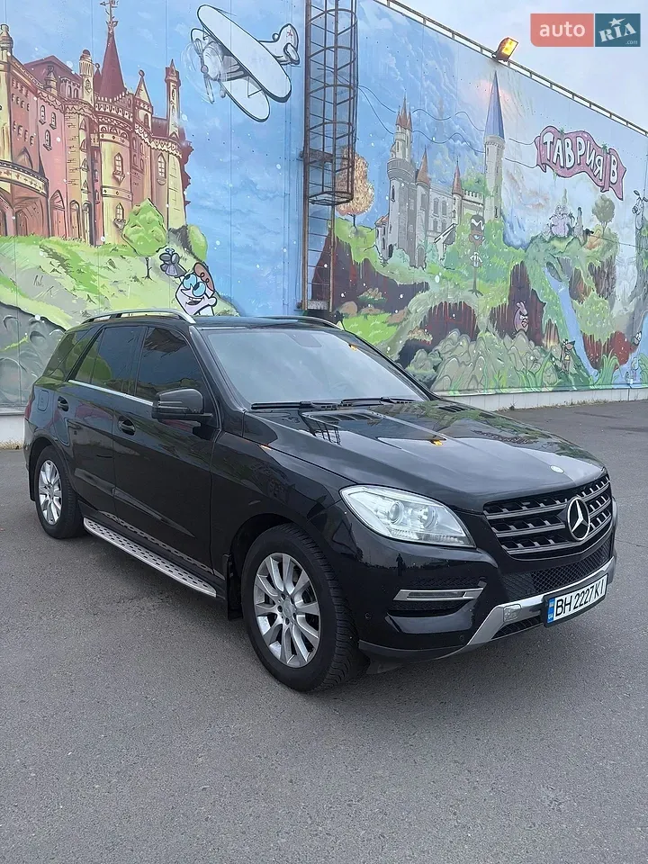 Mercedes-Benz M-Class 2012 photo 2