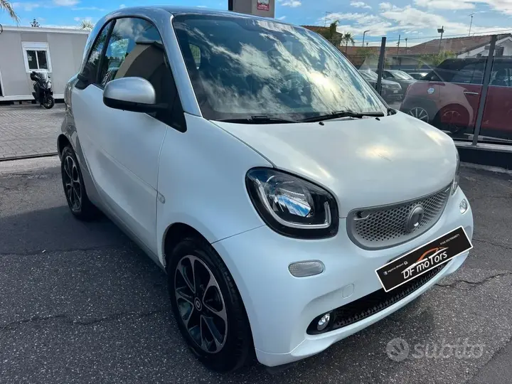 Smart Fortwo 2018 photo 2