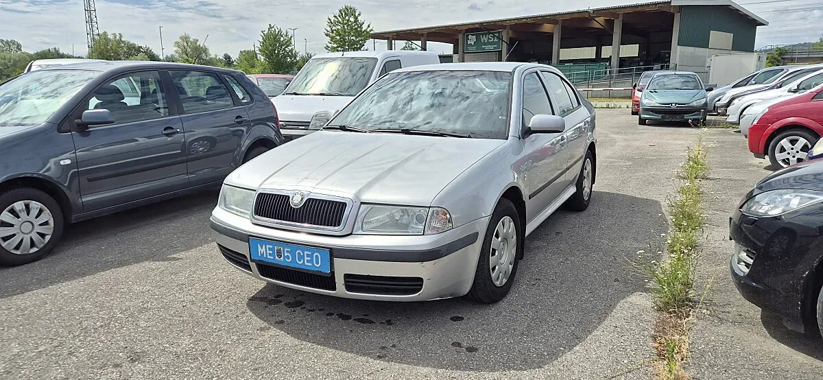 Skoda Octavia 2001 photo 2