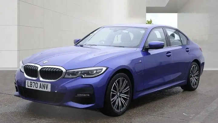 BMW 3 Series 2020 photo 2