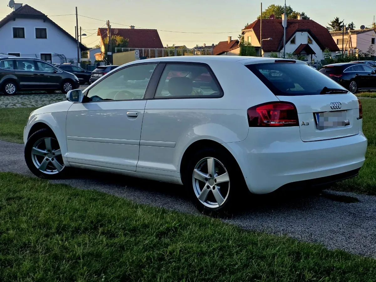 Audi A3 2011 photo 3