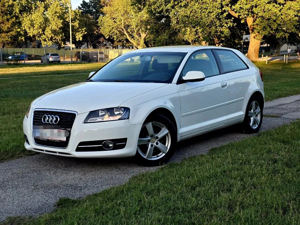 Audi A3 2011 photo 2
