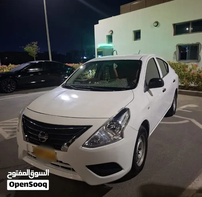 Nissan Sunny 2015 photo 2