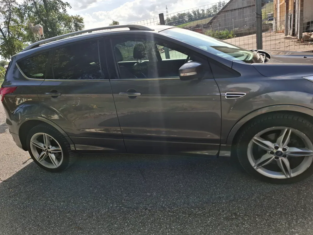 Ford Kuga 2014 photo 2