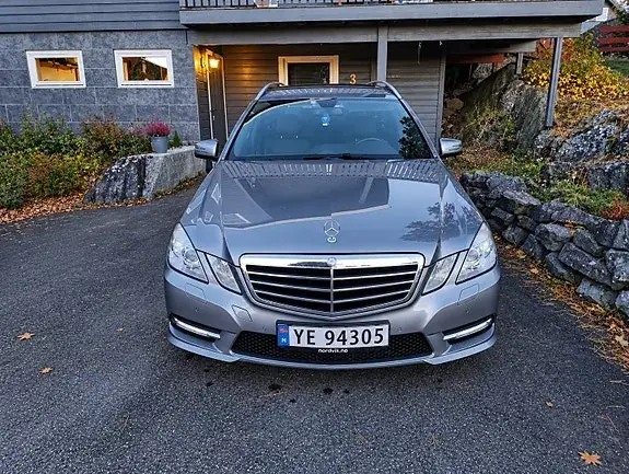 Mercedes-Benz E200 D 2011 photo 3