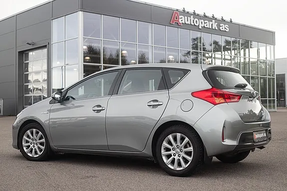 Toyota Auris 2013 photo 5