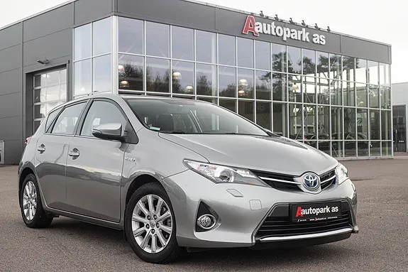 Toyota Auris 2013 photo 2