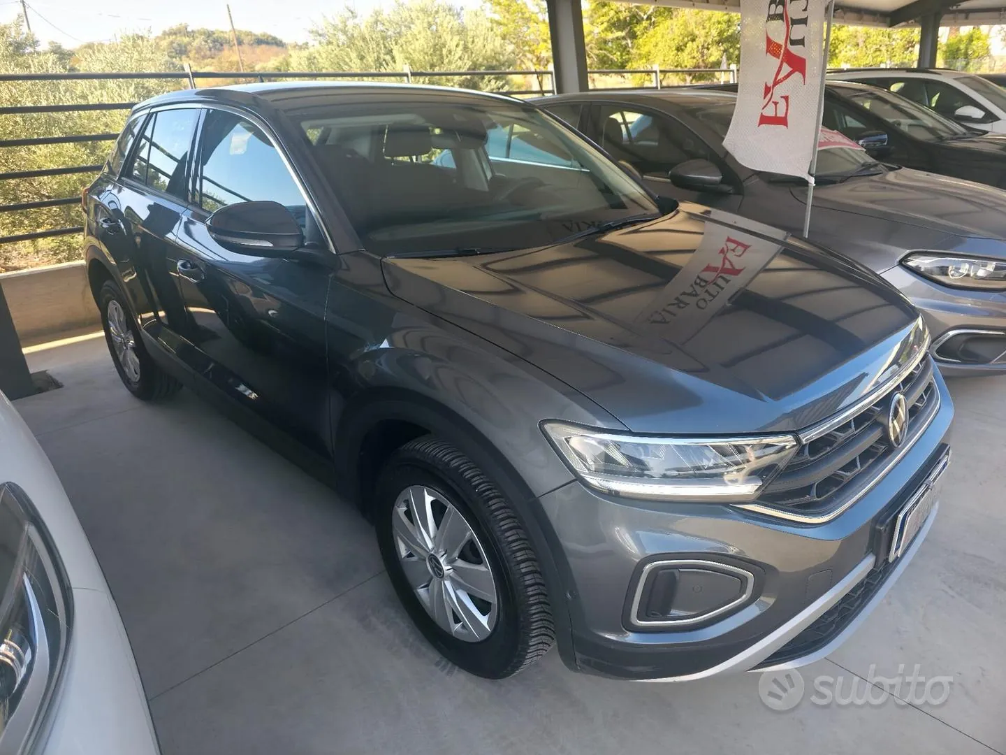 Volkswagen T-Roc 2022 photo 2