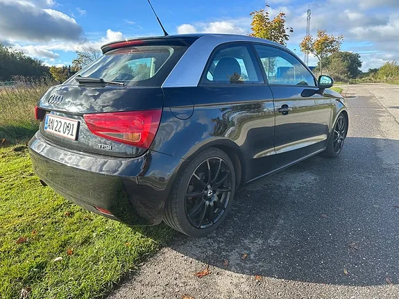 Audi A1 2010 photo 4