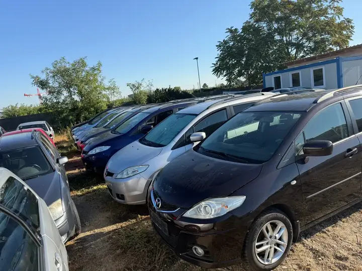 Mazda Mazda5 2010 photo 2