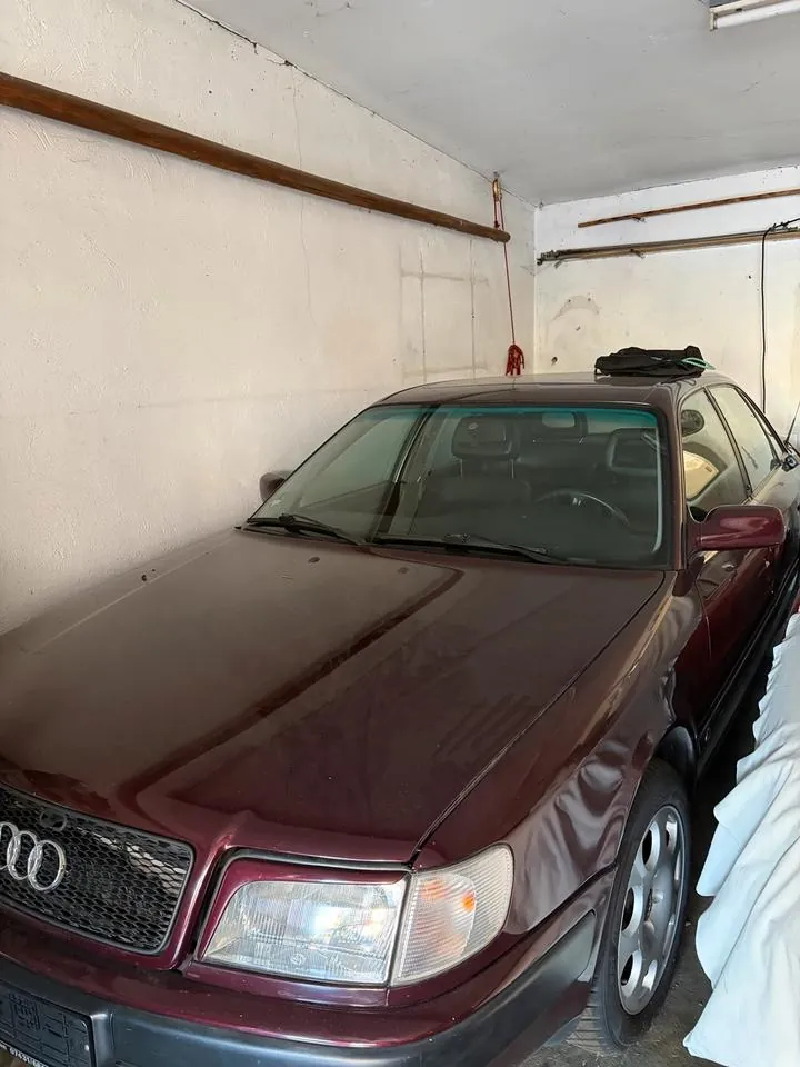 Audi 100