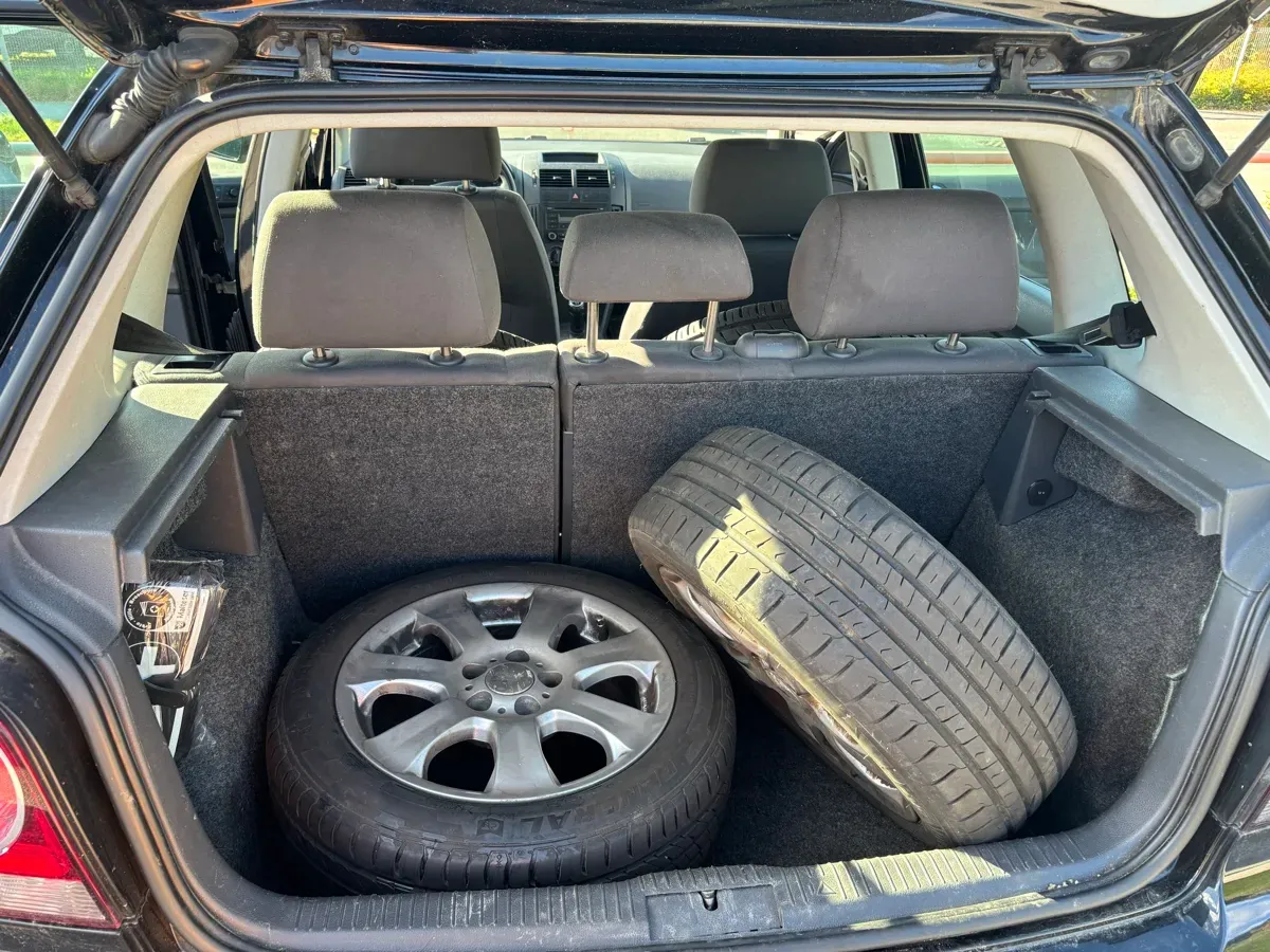 Volkswagen Polo 2006 photo 2