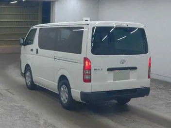 Toyota Hiace 2026 photo 3