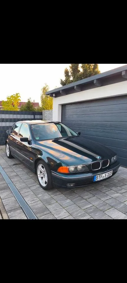 BMW 520I