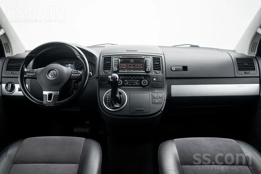 Volkswagen Multivan 2013 photo 2