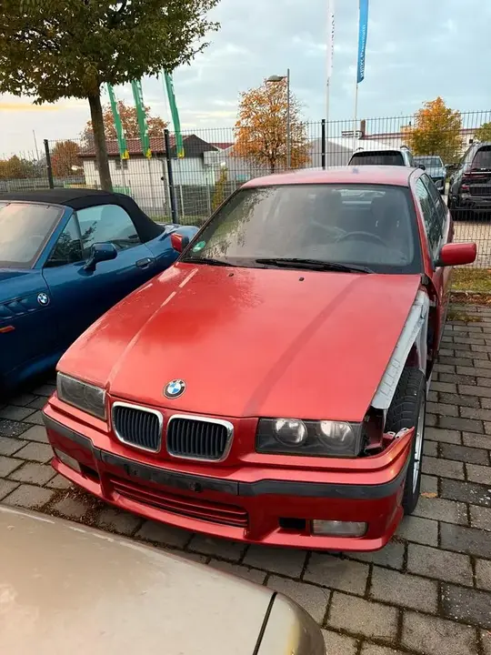 BMW 318I