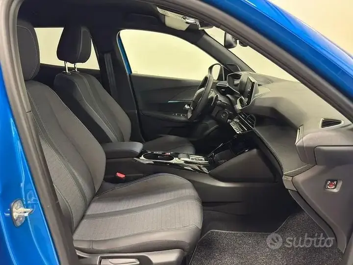 Peugeot 2008 2023 photo 3