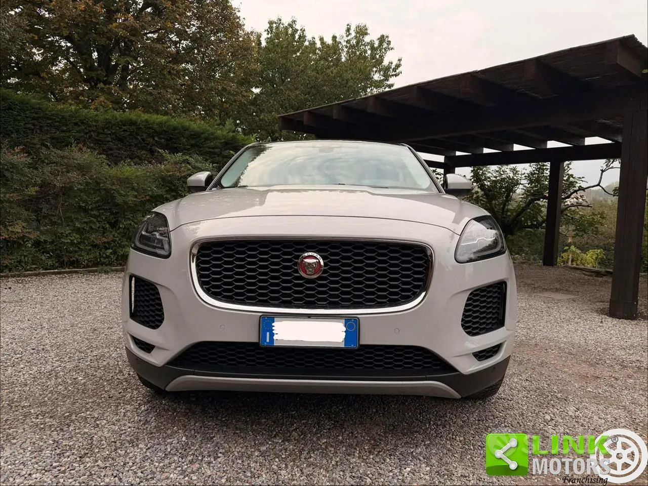Jaguar E-Pace 2018 photo 2