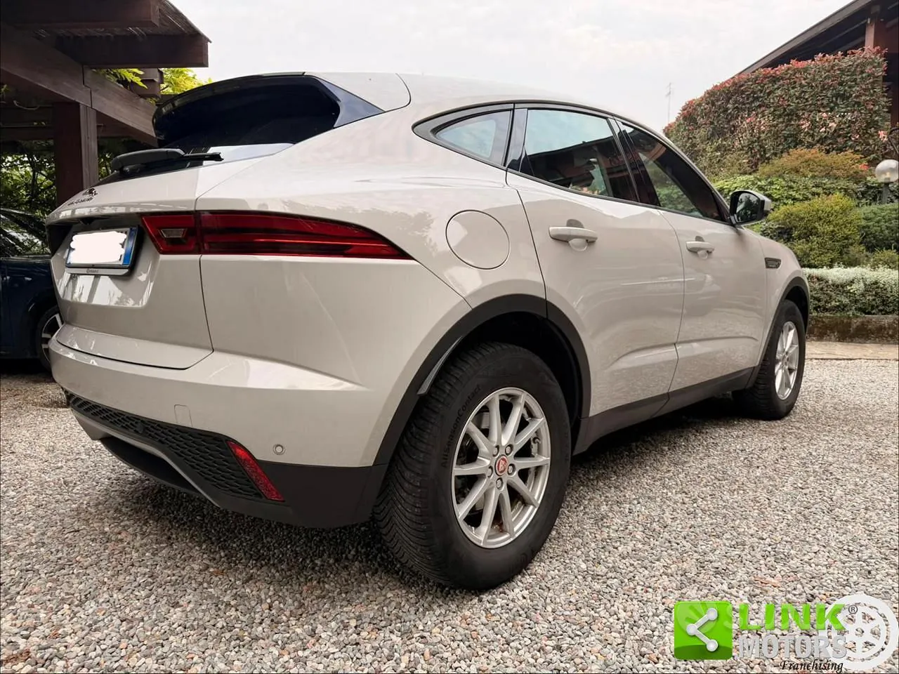 Jaguar E-Pace 2018 photo 5