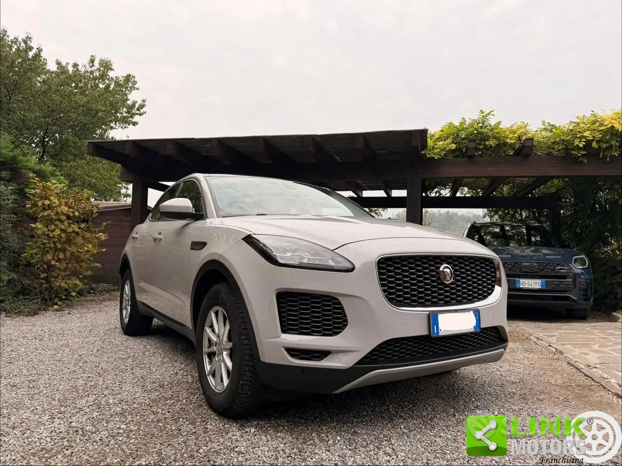Jaguar E-Pace 2018 photo 3