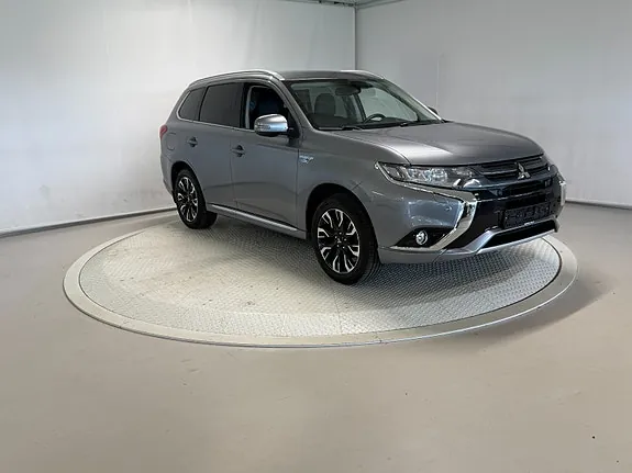 Mitsubishi Outlander 2016 photo 2