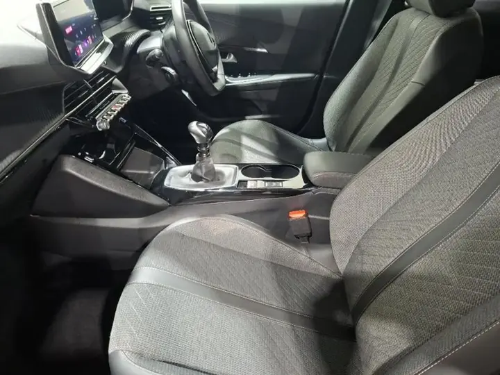 Peugeot 2008 2023 photo 5